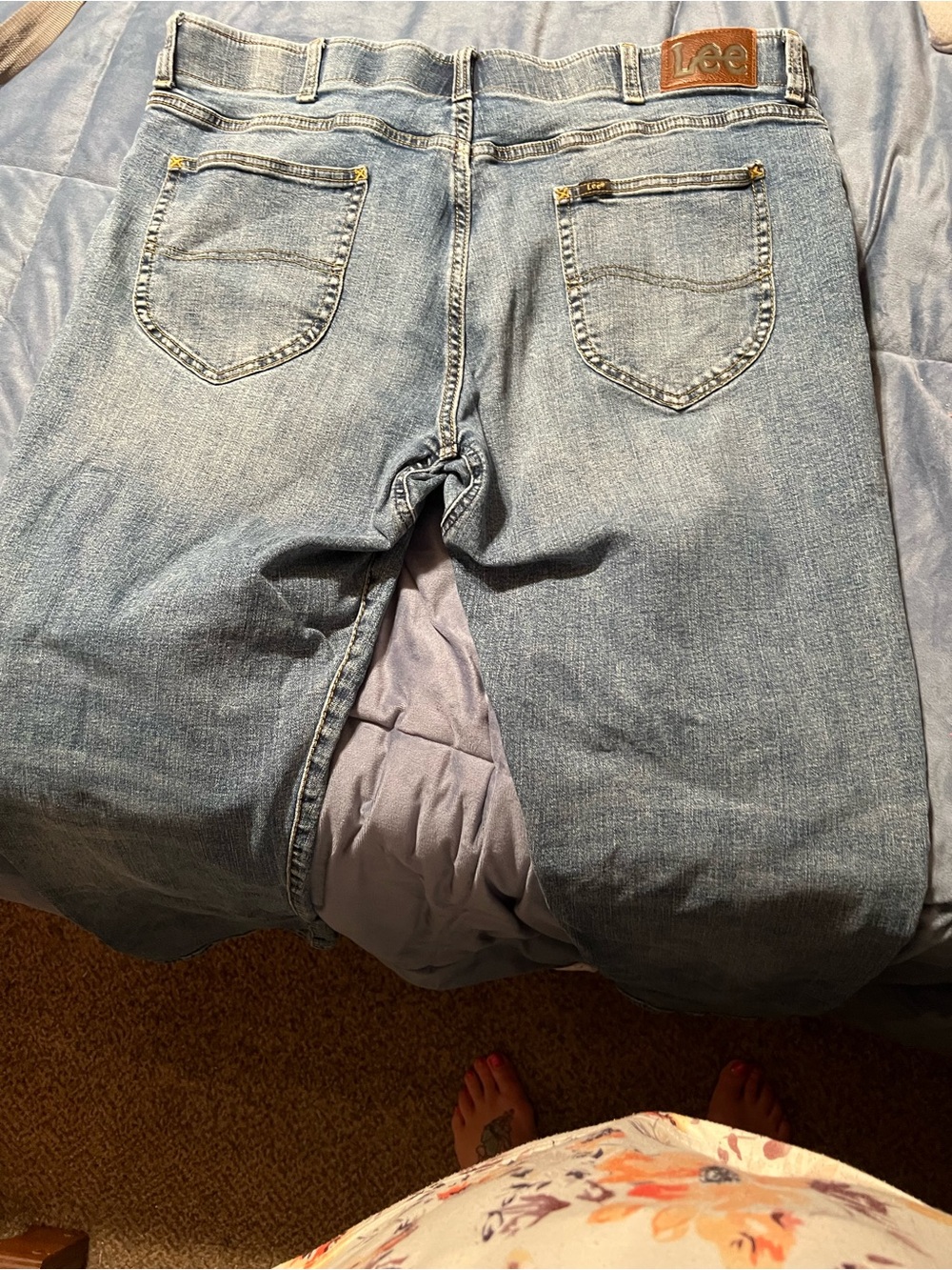 Lee Men's Light Blue Relaxed Fit Jeans - Picture 4 of 4